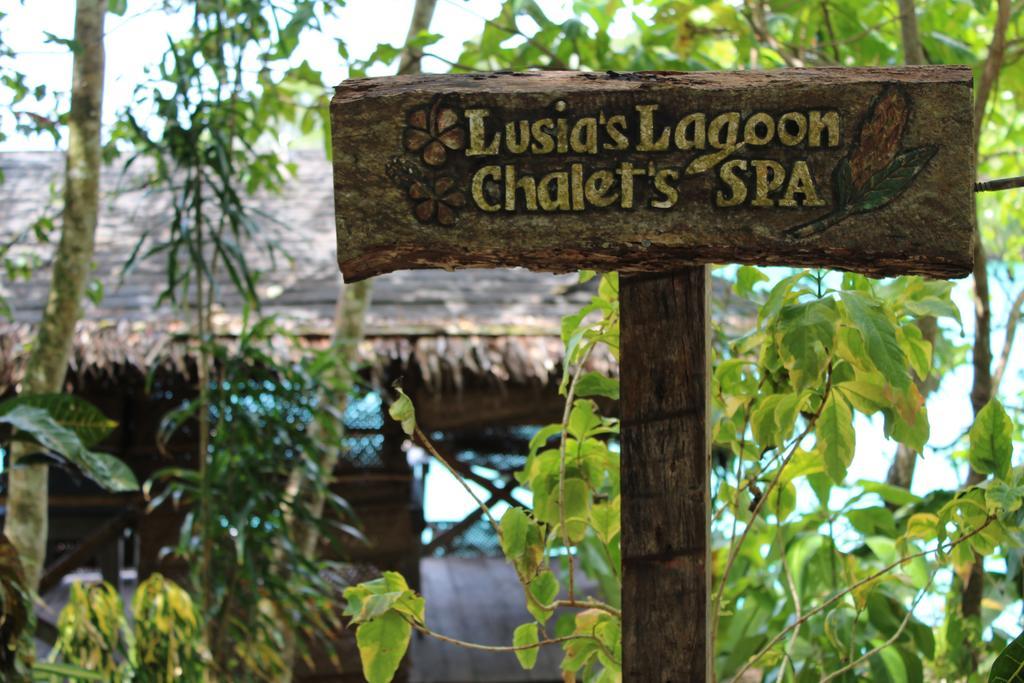 Lusia'S Lagoon Chalets Salelologa Exterior foto
