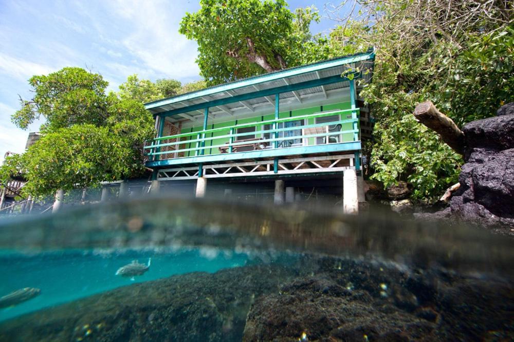 Lusia'S Lagoon Chalets Salelologa Quarto foto